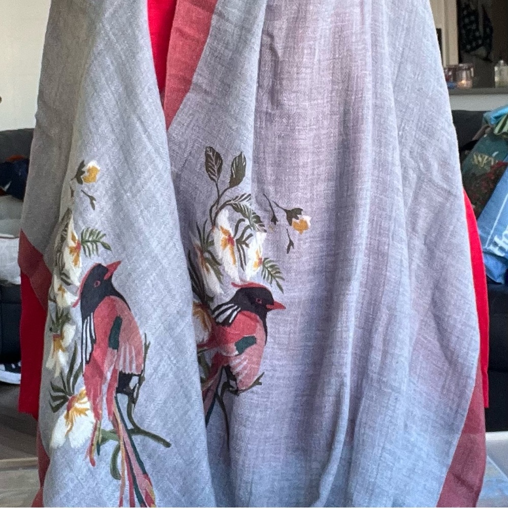 Scarf with birds